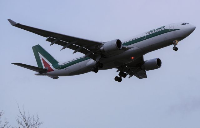 Airbus A330-200 (EI-EJL)