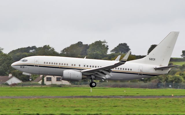 Boeing 737-700 (16-5831) - "convoy4248" usn c-40a 165831 landing at shannon 11/9/18.