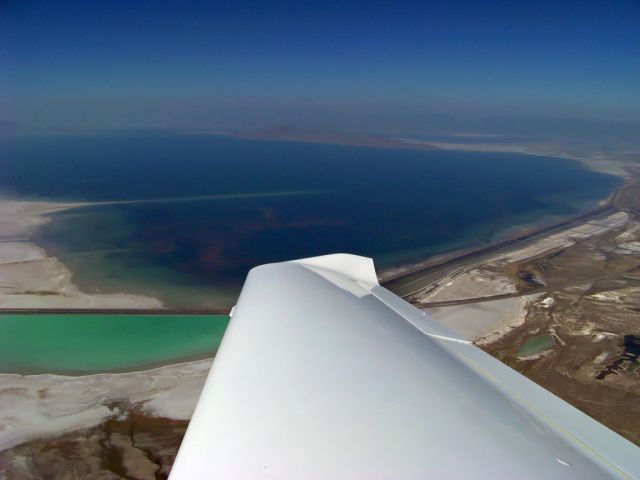 Diamond DV-20 Katana (N974CT) - Facing north over The Great Salt Lake en route to Wendover