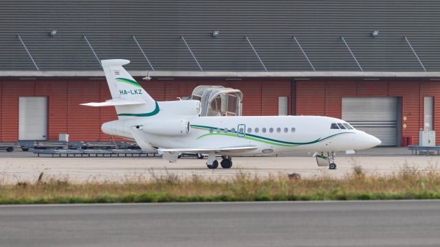 Dassault Falcon 900 (HA-LKZ)