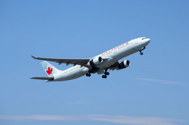 Airbus A330-300 (C-GFAJ)
