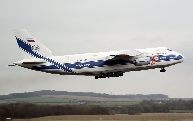 Antonov An-124 Ruslan (RNA82074) - Volga-Dnepr