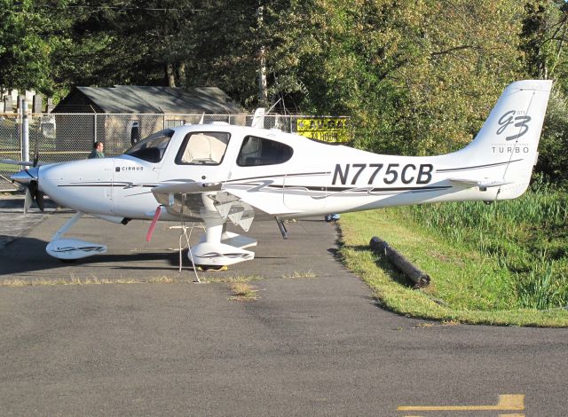 Cirrus SR-22 (N775CB) - RELIANT AIR has the lowest fuel price on the Danbury (KDXR) airport.