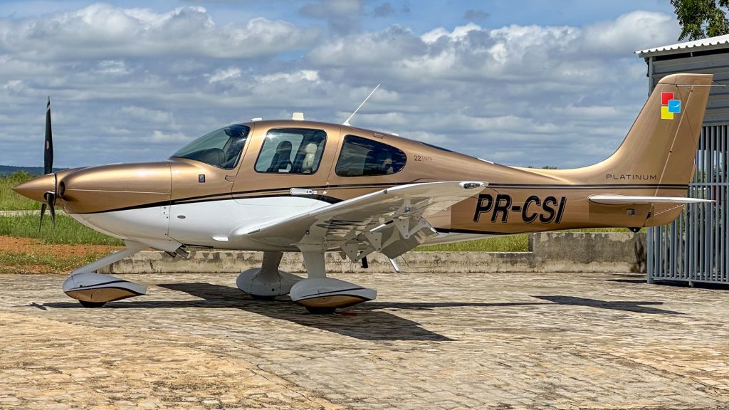 Cirrus SR-22 (PR-CSI)