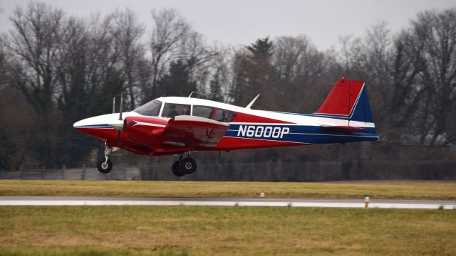 Piper Apache (N6000P) - A Piper Apache taking off from Bowman Field in Louisville, KY.