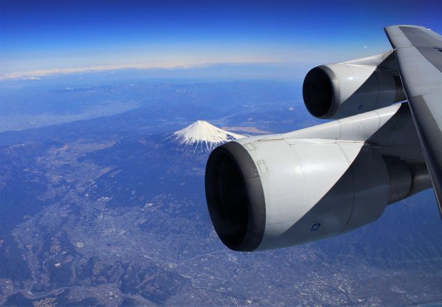 Boeing 747-400 (domestic, no winglets) (JA8961) - with Mt.Fuji