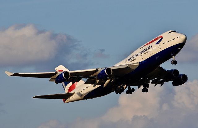 Boeing 747-400 (G-BNLP) - The Queen departing DFW during golden hour from 17R (please view in "full" for best image quality)