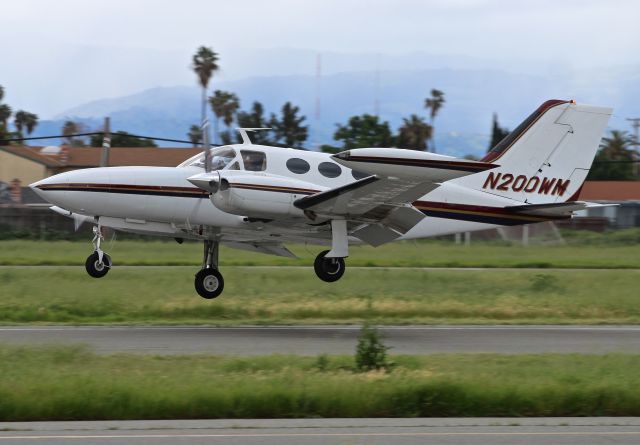 Cessna 421 (N200WM)