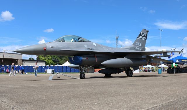 Lockheed F-16 Fighting Falcon (92-3902)