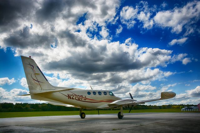 Cessna 335 (N2707J)