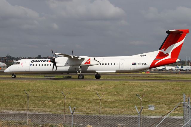 de Havilland Dash 8-400 (VH-QOK) - on 24 November 2012