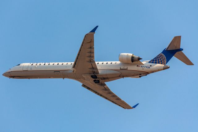 Canadair Regional Jet CRJ-700 (N779SK)