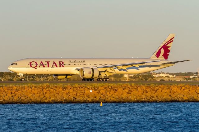 BOEING 777-300ER (A7-BEI)