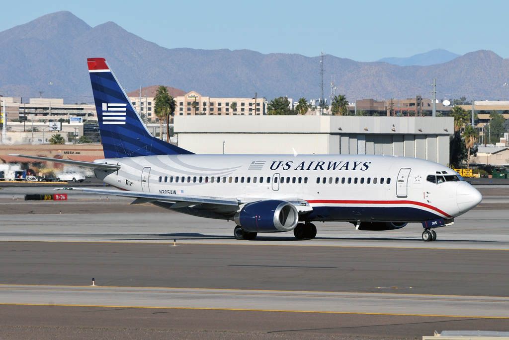 Boeing 737-700 (N305AW)