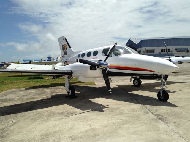 Cessna 421 —