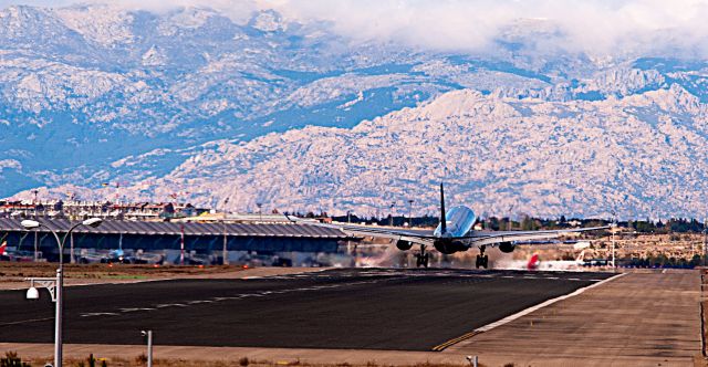 Airbus A330-200 (EC-MLP)