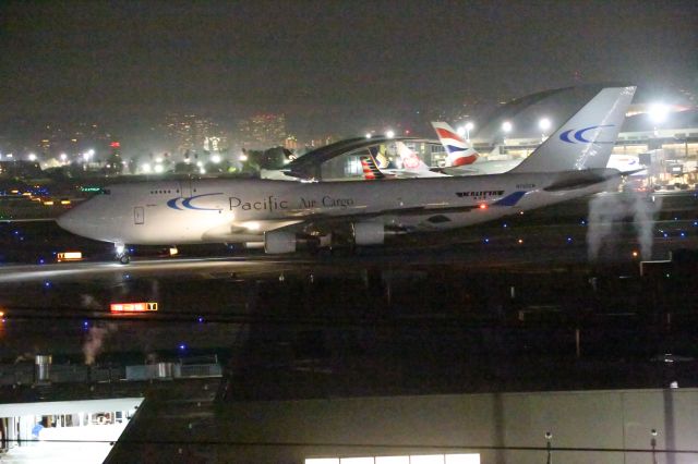 Boeing 747-400 (N703CK)