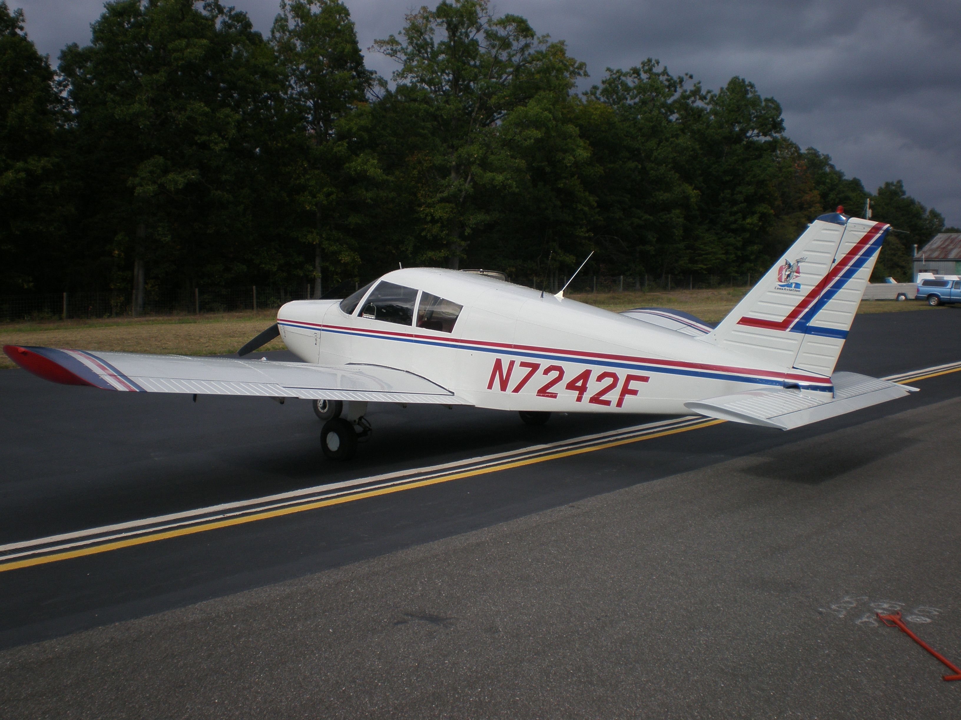 Piper Cherokee (N7242F)