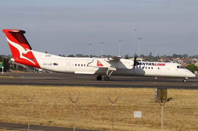 de Havilland Dash 8-400 (VH-LQH)