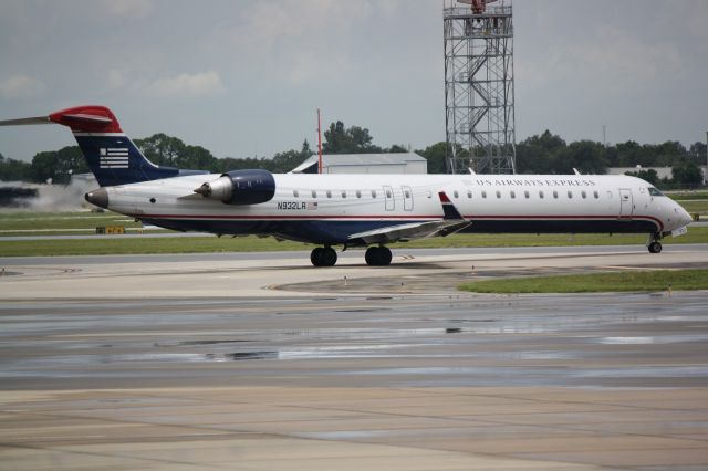 Canadair Regional Jet CRJ-900 (N922LR)