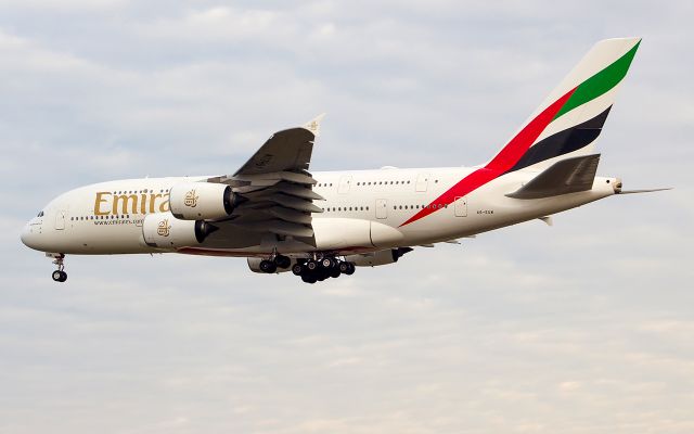 Airbus A380-800 (A6-EUW)