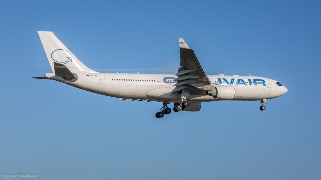 Airbus A330-200 (LZ-AWY)