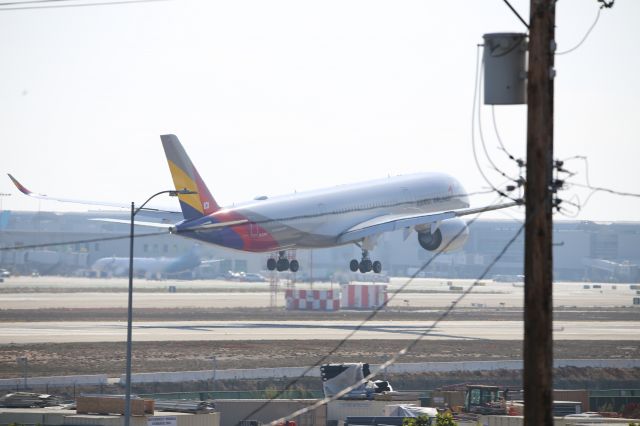 Airbus A350-900 (HL8383)