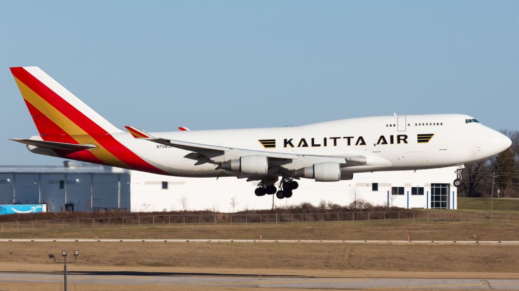 Boeing 747-400 (N708CK) - runway 18L arival