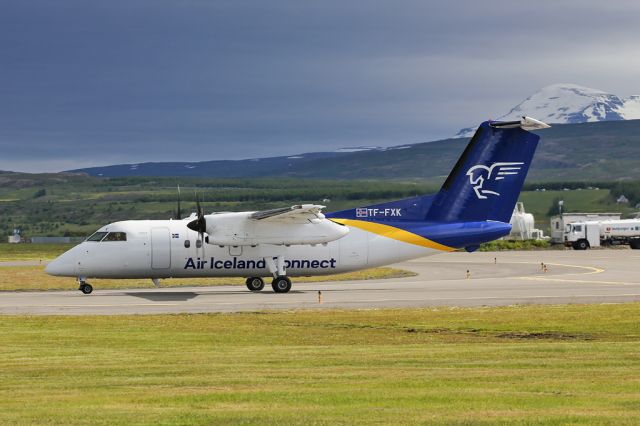 de Havilland Dash 8-200 (TF-FXK) - Taxiing for departure on the way back to RKV