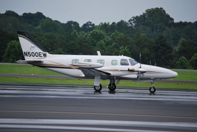 Piper Cheyenne 2 (N500EW) - PERFORMANCE AIRCRAFT LEASING INC returning home at KJQF - 7/17/13