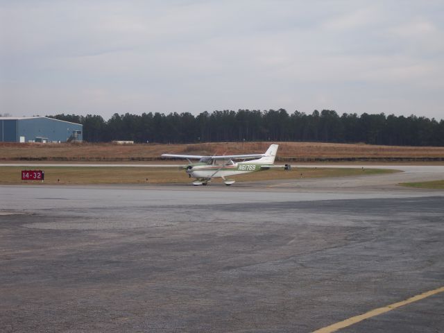 Cessna Skyhawk (N61769) - Taxiing to self serve fuel