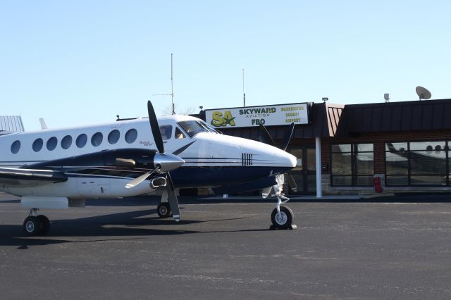 Beechcraft Super King Air 350 (N655SC) - FOB at Washington Airport operated by Skyward Aviation