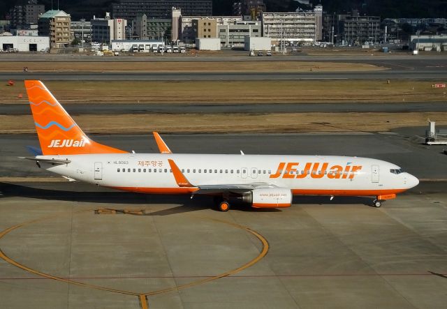 Boeing 737-800 (HL8063) - Taxing at Fukuoka (2017/12/31)