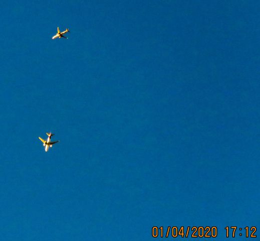 Boeing 737-900 (N69824)