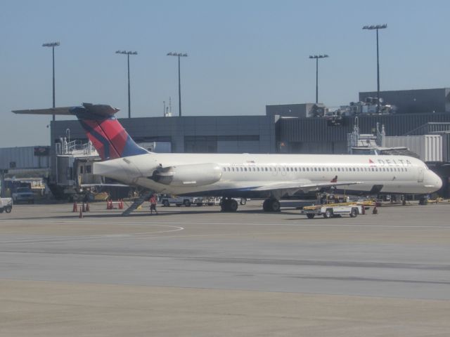 McDonnell Douglas MD-88 (N959DL)