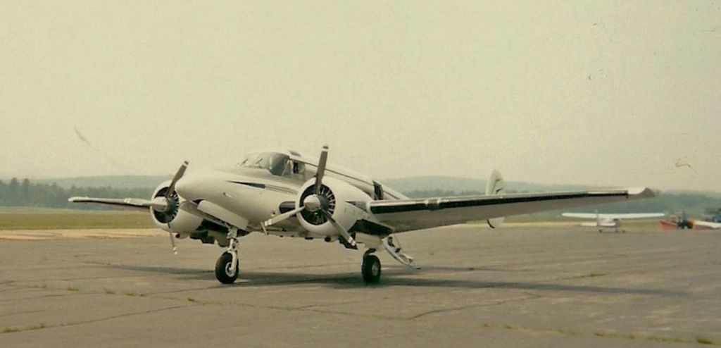 Beechcraft 18 —