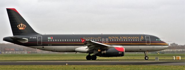 Airbus A320 (JY-AYS) - Polderbaan Schiphol Amsterdam