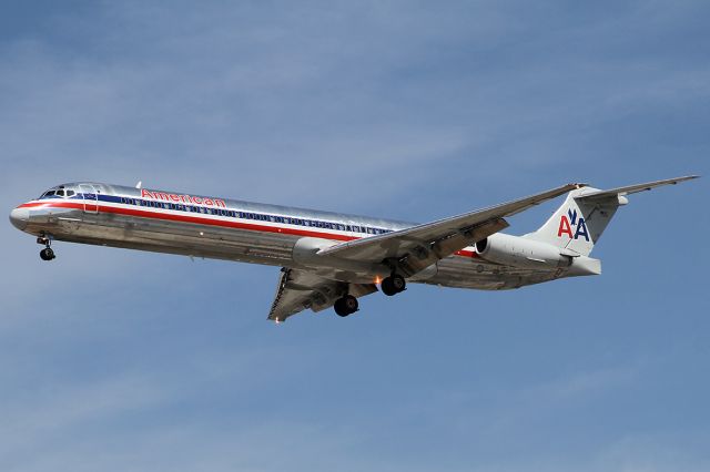 McDonnell Douglas MD-83 (N963TW) - Landing.
