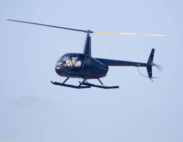 Robinson R-44 (N718SC)