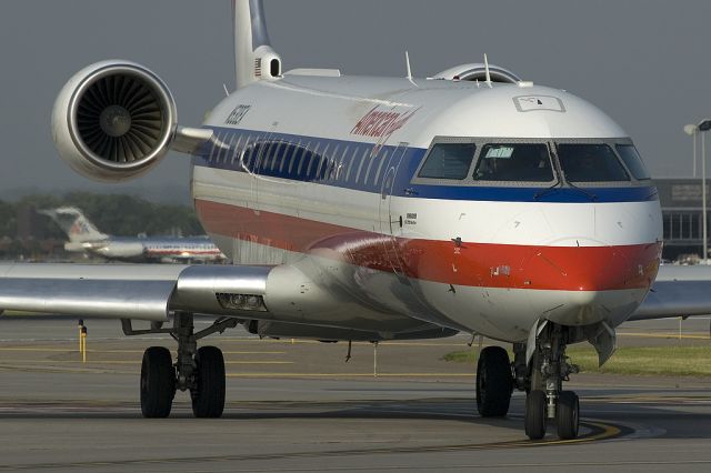 Canadair Regional Jet CRJ-700 (N530EA)