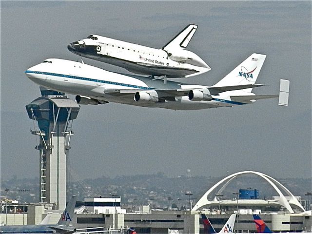 BOEING 747-100 (N905NA)