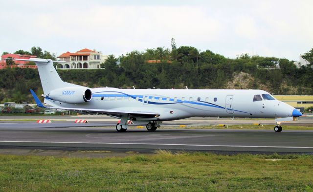 Embraer ERJ-145 (N286HF)