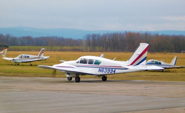 Piper Aztec (N63994)