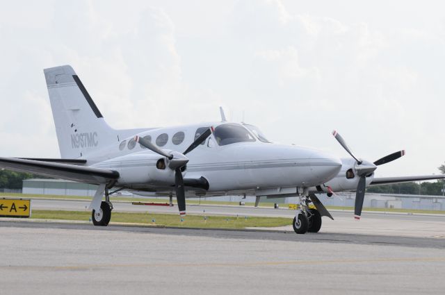 Cessna 421 (N987MC)