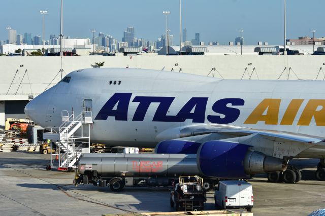 Boeing 747-200 (N499MC)