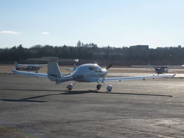 Diamond Star (N208DS) - Good lookin DA40 in Fitchburg.