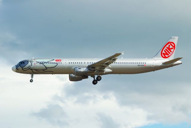 Airbus A321 (OE-LEW)