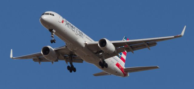 Boeing 757-200 (N938UW)