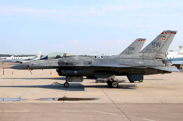 Lockheed F-16 Fighting Falcon (93-0536) - A pair of USAF F-16CM’s (93-0536 &amp; 00-0221) from the F-16 Viper Demonstration Team East, 20th TFW, Shaw AFB, at Cleveland Hopkins Airport on 4 Sept 2018.