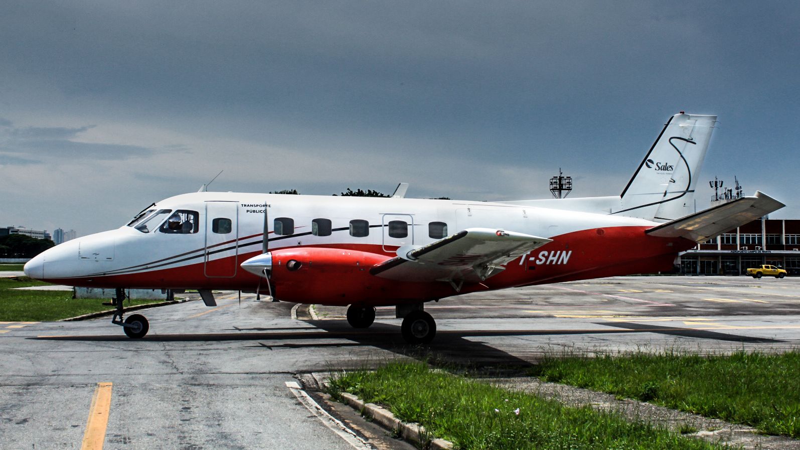 Embraer EMB-110 Bandeirante (PT-SHN)